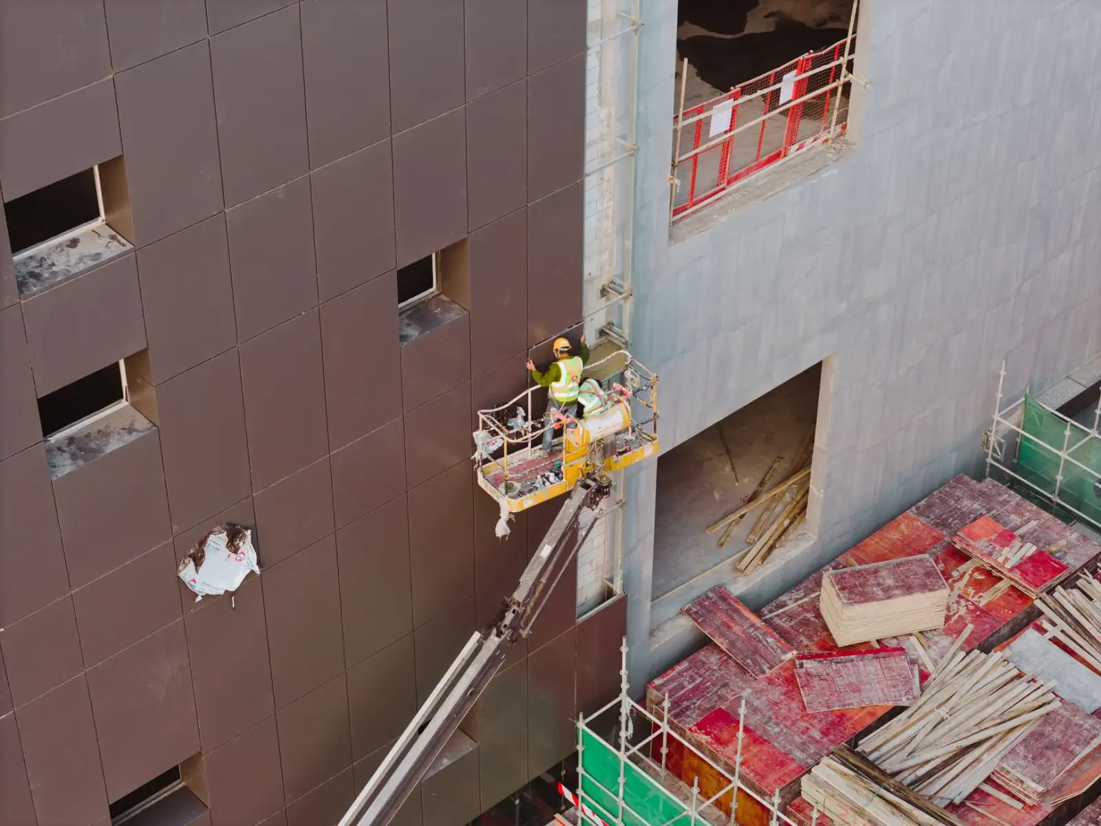 北京兰舍伟业外墙保温板在华北地区绿色建筑项目中的施工应用正文配图 1